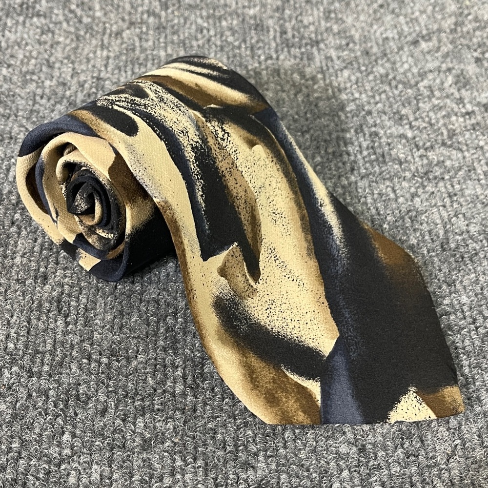 *Vintage Alexander LLoyd Men’s Silk Necktie